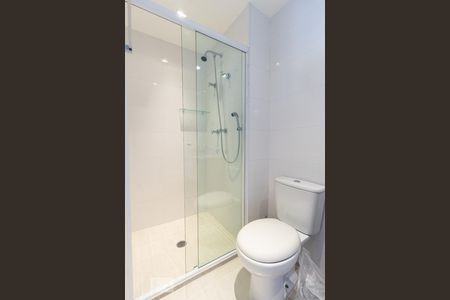 Banheiro de kitnet/studio para alugar com 1 quarto, 42m² em Campo Belo, São Paulo