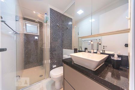 Banheiro  de apartamento para alugar com 3 quartos, 61m² em Jardim Stella, Santo André