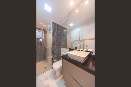 Banheiro  de apartamento para alugar com 3 quartos, 61m² em Jardim Stella, Santo André