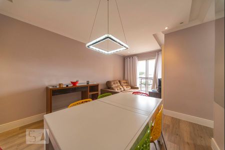 Sala de apartamento para alugar com 3 quartos, 61m² em Jardim Stella, Santo André