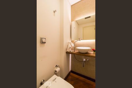 Lavabo de apartamento para alugar com 3 quartos, 135m² em Vila Pompéia, São Paulo