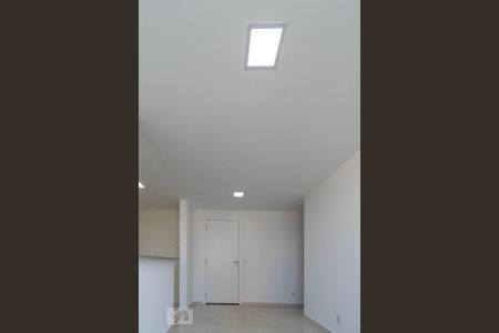 Sala - Detalhe das luminárias de apartamento à venda com 2 quartos, 47m² em Irajá, Rio de Janeiro