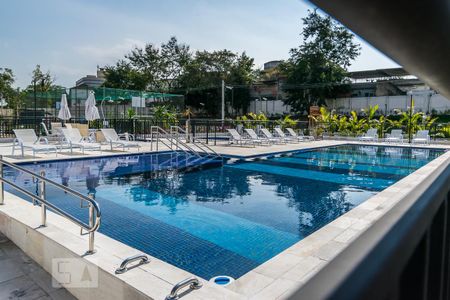 Apartamento à venda com 47m², 2 quartos e 1 vaga Apartamento à venda com 47m², 2 quartos e 1 vagaÁrea comum - Piscina