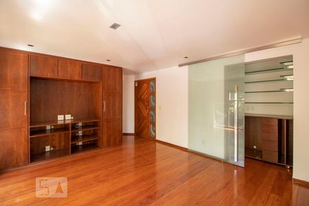 Sala de apartamento para alugar com 4 quartos, 200m² em Funcionários , Belo Horizonte