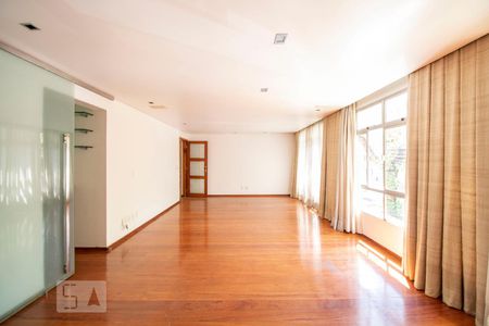 Sala de apartamento para alugar com 4 quartos, 200m² em Funcionários , Belo Horizonte