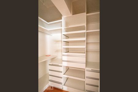 Suíte de apartamento para alugar com 4 quartos, 200m² em Funcionários , Belo Horizonte