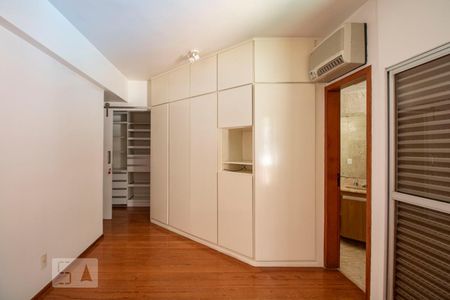 Suíte de apartamento para alugar com 4 quartos, 200m² em Funcionários , Belo Horizonte