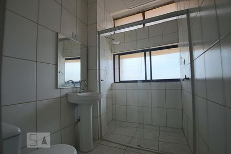 Banheiro de kitnet/studio para alugar com 1 quarto, 40m² em República, São Paulo