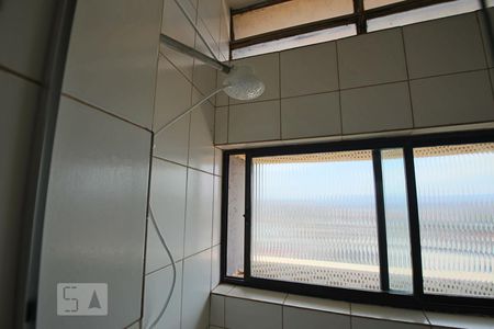 Banheiro de kitnet/studio para alugar com 1 quarto, 40m² em República, São Paulo