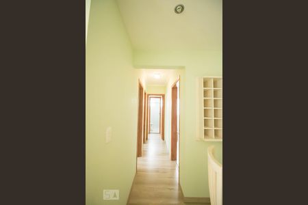 Corredor de apartamento para alugar com 2 quartos, 60m² em Vila Valparaíso, Santo André