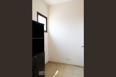 Apartamento para alugar com 100m², 2 quartos e 1 vaga Apartamento para alugar com 100m², 2 quartos e 1 vagaQUARTO SERVIÇO