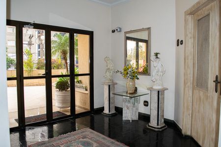 Apartamento para alugar com 100m², 2 quartos e 1 vaga Apartamento para alugar com 100m², 2 quartos e 1 vagaHall social