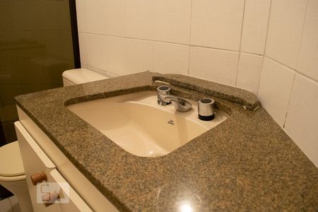 Apartamento para alugar com 100m², 2 quartos e 1 vaga Apartamento para alugar com 100m², 2 quartos e 1 vagaBANHEIRO