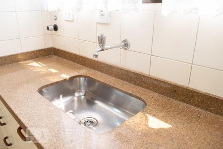 Apartamento para alugar com 100m², 2 quartos e 1 vaga Apartamento para alugar com 100m², 2 quartos e 1 vagaPIA COZINHA