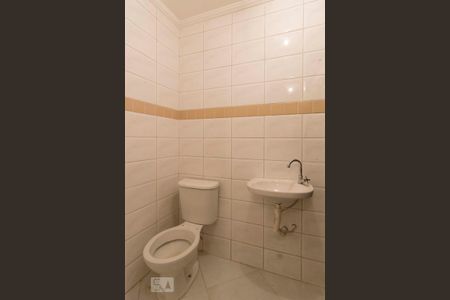 Casa para alugar com 140m², 4 quartos e 2 vagasBanheiro de Serviço