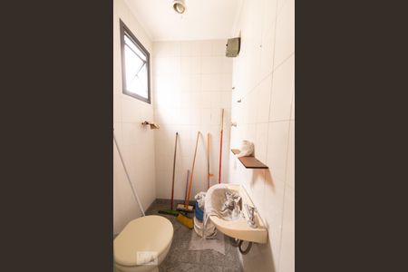 Apartamento à venda com 346m², 4 quartos e 4 vagasBanheiro de Serviço