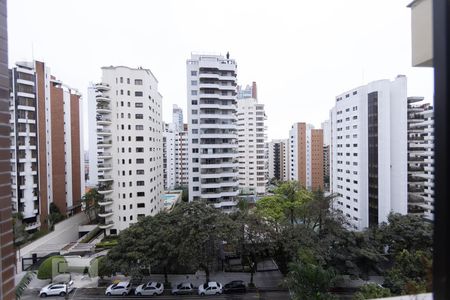 Apartamento à venda com 346m², 4 quartos e 4 vagasVista da Suite 2