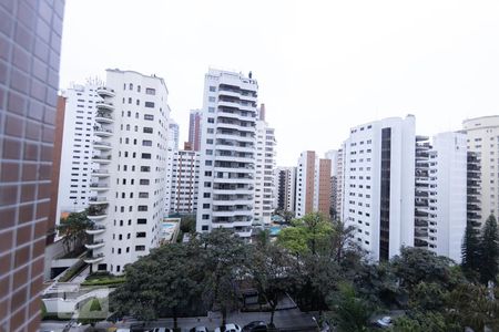 Apartamento à venda com 346m², 4 quartos e 4 vagasVista da Suite 2