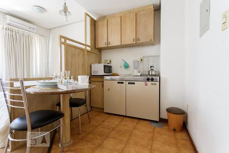 Cozinha de kitnet/studio para alugar com 1 quarto, 35m² em Floresta, Porto Alegre