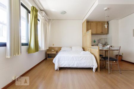 Quarto de kitnet/studio para alugar com 1 quarto, 35m² em Floresta, Porto Alegre