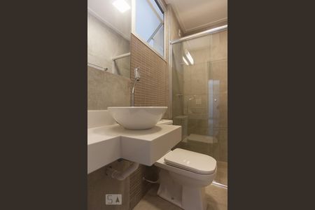 Banheiro de apartamento à venda com 2 quartos, 59m² em Jardim García, Campinas