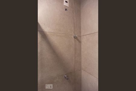 Banheiro de apartamento à venda com 2 quartos, 59m² em Jardim García, Campinas