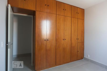 Quarto 1 de apartamento à venda com 2 quartos, 59m² em Jardim García, Campinas