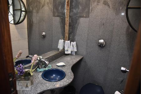 Casa de condomínio para alugar com 450m², 4 quartos e 2 vagasBanheiro 3