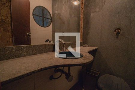 Casa de condomínio para alugar com 450m², 4 quartos e 2 vagas Casa de condomínio para alugar com 450m², 4 quartos e 2 vagasBanheiro 3