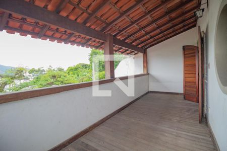 Casa de condomínio para alugar com 450m², 4 quartos e 2 vagas Casa de condomínio para alugar com 450m², 4 quartos e 2 vagasVaranda do Quarto 1