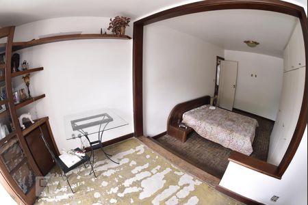 Casa de condomínio para alugar com 450m², 4 quartos e 2 vagasQuarto