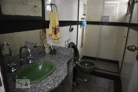 Casa de condomínio para alugar com 450m², 4 quartos e 2 vagasBanheiro 4