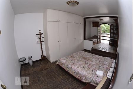 Casa de condomínio para alugar com 450m², 4 quartos e 2 vagasQuarto