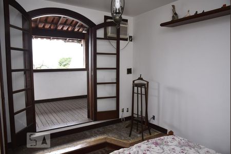 Casa de condomínio para alugar com 450m², 4 quartos e 2 vagasQuarto