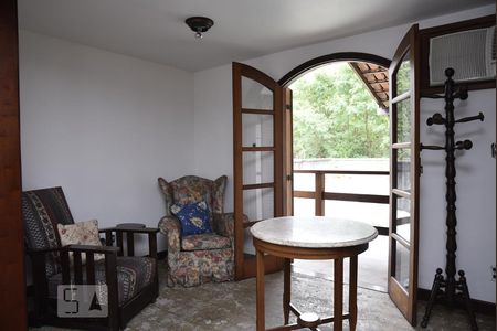 Casa de condomínio para alugar com 450m², 4 quartos e 2 vagasQuarto 3 Mobiliado - Suíte 1