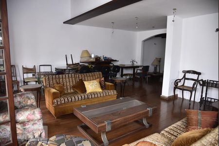 Sala de casa de condomínio para alugar com 4 quartos, 450m² em Pechincha, Rio de Janeiro