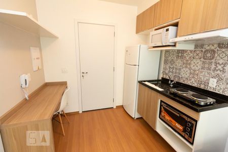 Cozinha de apartamento para alugar com 1 quarto, 34m² em Barra Funda, São Paulo