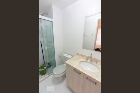 Banheiro de apartamento para alugar com 1 quarto, 34m² em Barra Funda, São Paulo