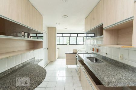 Apartamento à venda com 102m², 3 quartos e 1 vagaCozinha