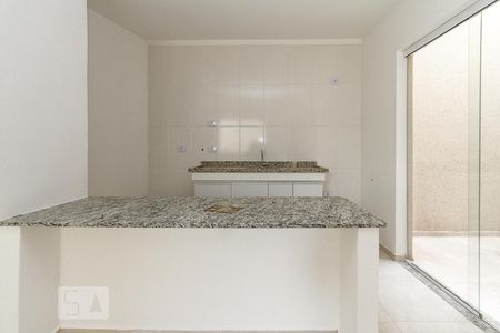 Cozinha de casa de condomínio para alugar com 2 quartos, 64m² em Vila Bela, São Paulo