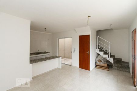 Sala de casa de condomínio para alugar com 2 quartos, 64m² em Vila Bela, São Paulo