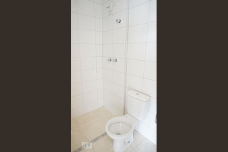 Banheiro de apartamento à venda com 2 quartos, 48m² em Vila Rosa, Novo Hamburgo