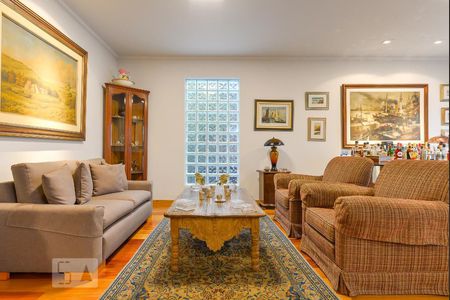 Casa à venda com 4 quartos, 500m² em Vila Madalena, São Paulo