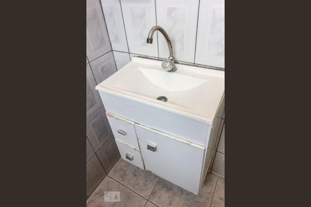 Banheiro Pia de casa para alugar com 2 quartos, 60m² em Vila Ribeiro de Barros, São Paulo