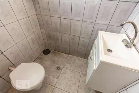 Banheiro de casa para alugar com 2 quartos, 60m² em Vila Ribeiro de Barros, São Paulo