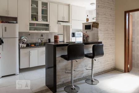 Apartamento à venda com 180m², 3 quartos e 2 vagasCozinha