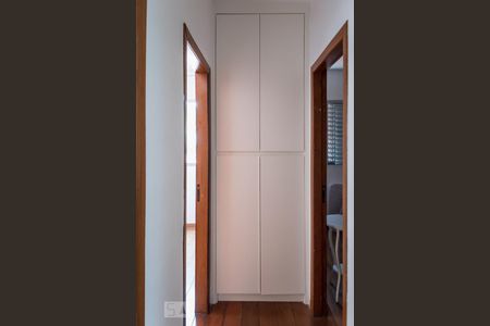 Apartamento à venda com 180m², 3 quartos e 2 vagasCorredor