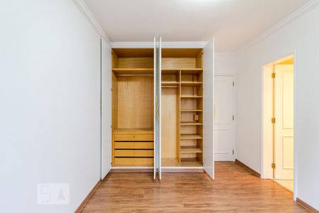 Apartamento para alugar com 266m², 4 quartos e 4 vagas Apartamento para alugar com 266m², 4 quartos e 4 vagasTerceira suíte