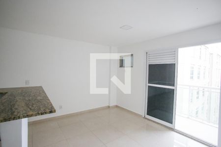 Sala de kitnet/studio à venda com 1 quarto, 43m² em Taquara, Rio de Janeiro