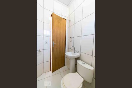 Banheiro de kitnet/studio para alugar com 1 quarto, 35m² em Setor Habitacional Vicente Pires (taguatinga), Brasília